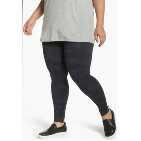 SPANX Look At Me Now Camo Seamless‎ Leggings // 3 X - Picture 4 of 9